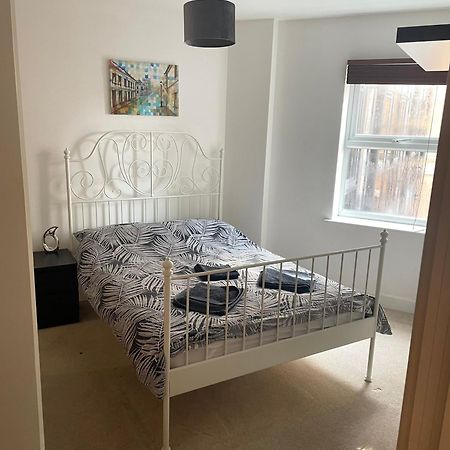 Entire Town Centre 2 Bedroom Apartment Very Close To Beach Bournemouth Esterno foto