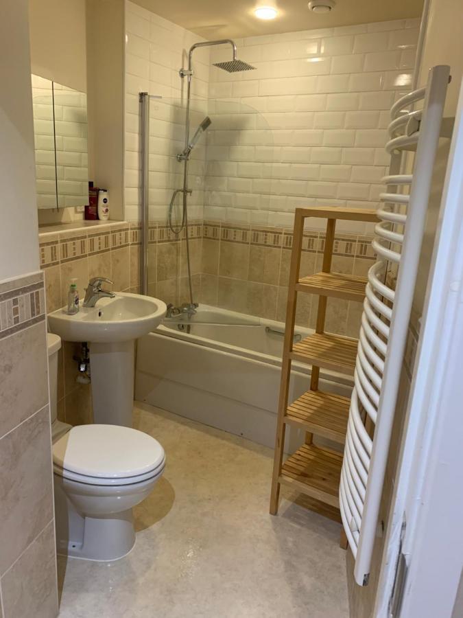 Entire Town Centre 2 Bedroom Apartment Very Close To Beach Bournemouth Esterno foto